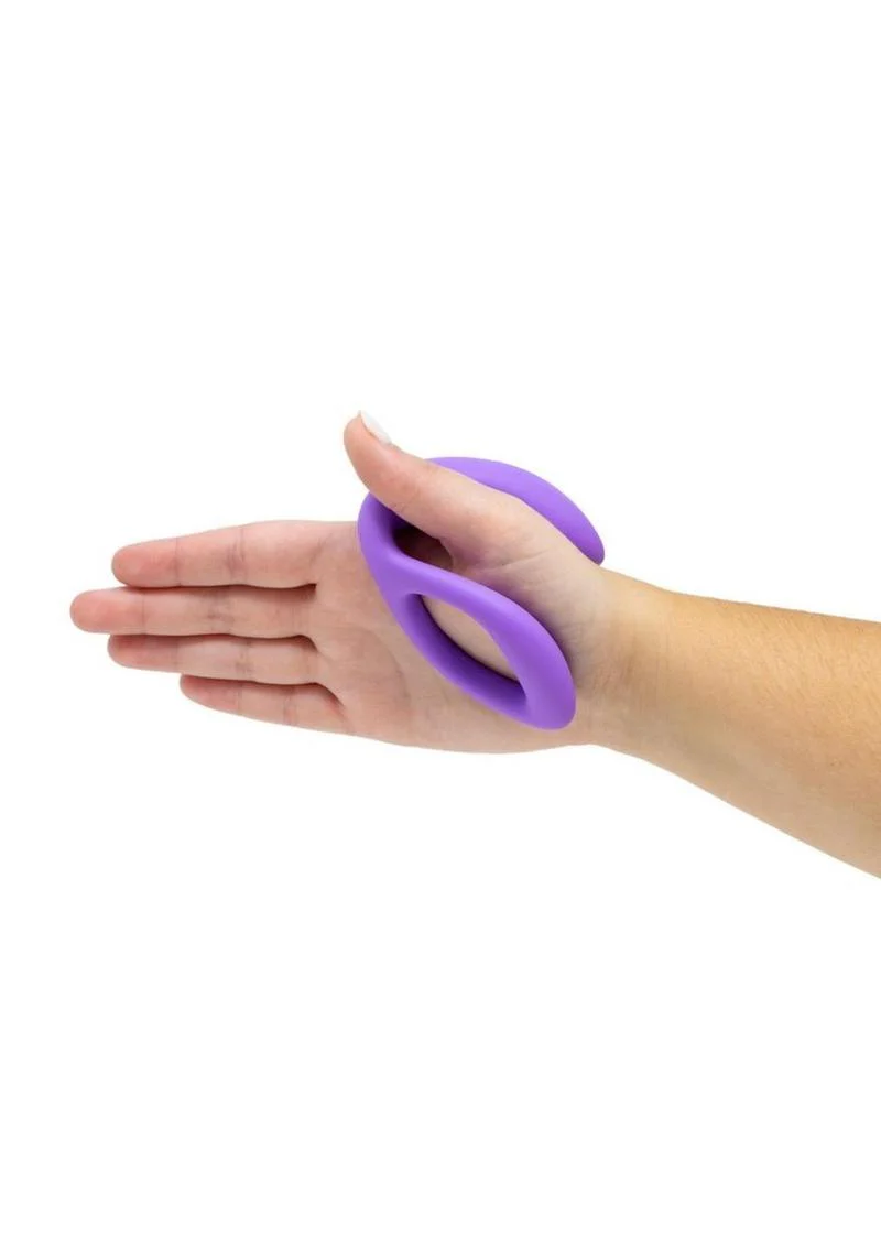 We-Vibe Sync O Rechargeable Silicone Couples Vibrator with Remote Control - Light - Image 4